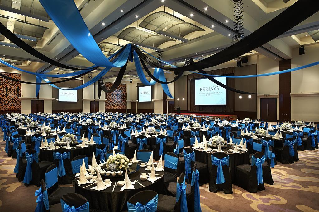 Berjaya Times Square Hotel, Kuala Lumpur Kültér fotó The ballroom of the Berjaya Times Square Hotel